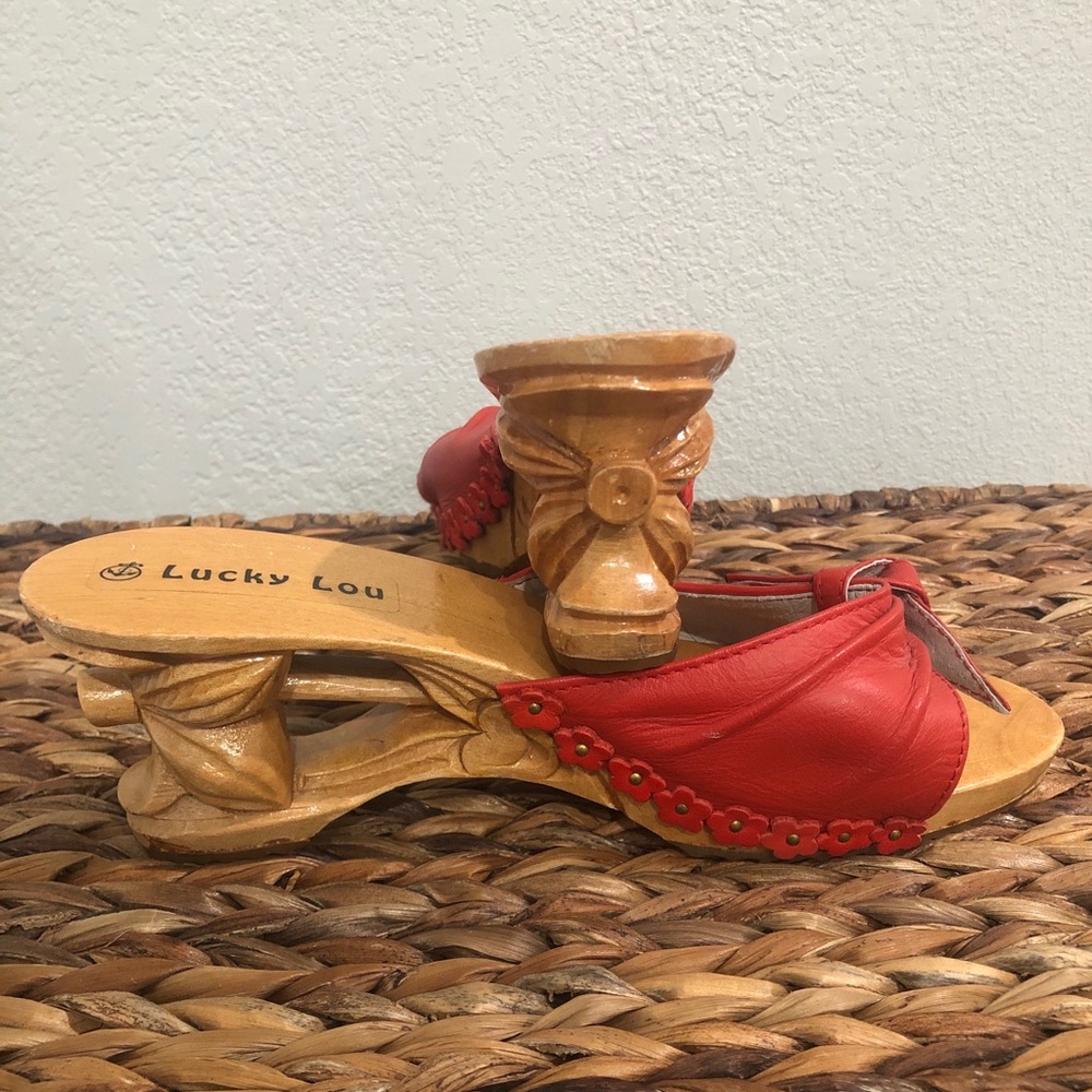 VTG Lucky Lou Sandals Shoe Slide Wood Carved Heel Floral Red Leather 8 N